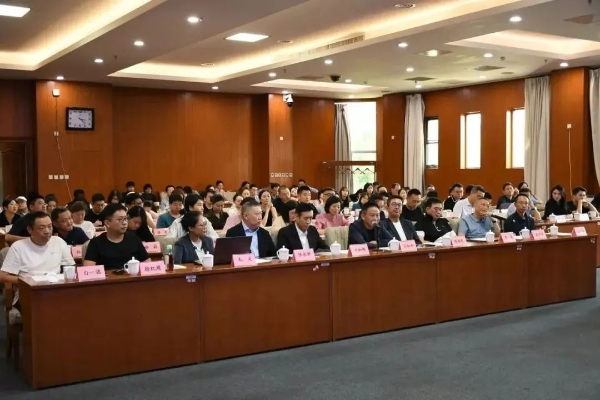 59452e65e7c84405a2eccfbb6a1353ee_副本.jpg